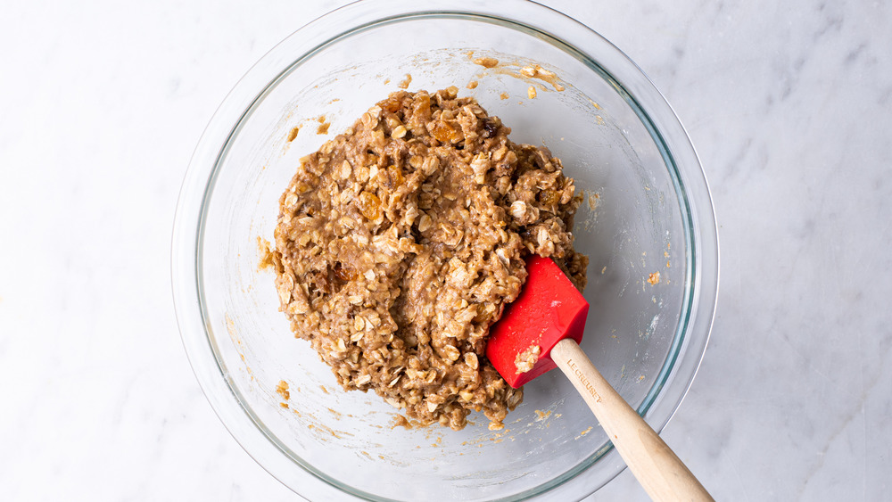 heart-healthy oatmeal cookies batter