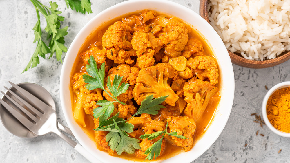 Cauliflower stew with cumin and tumeric