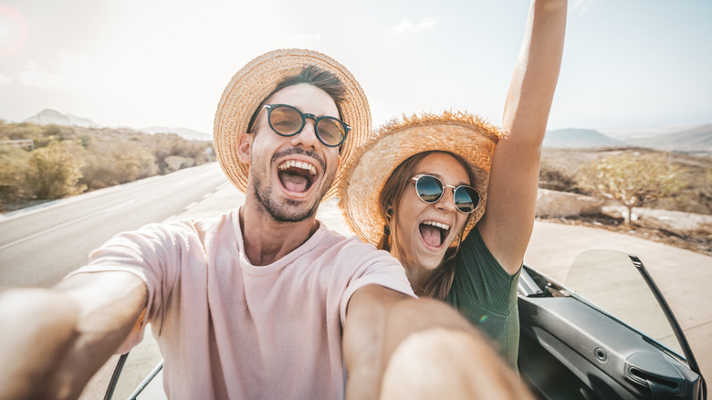 Coupling smiling in convertible 