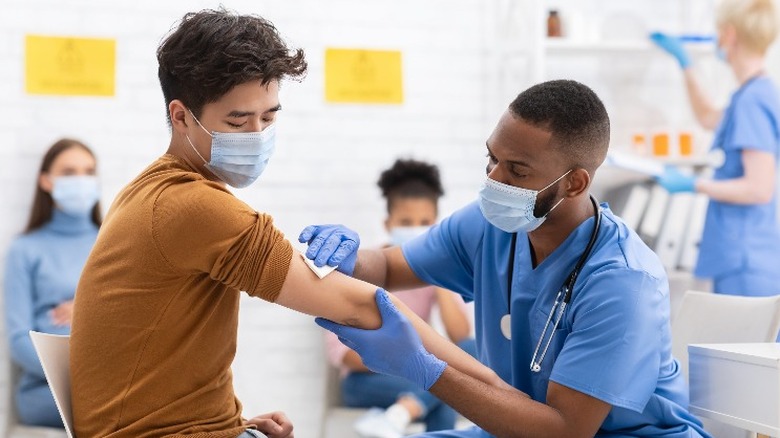 patient getting vaccinated