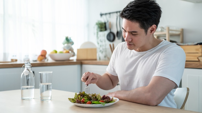 man eating healthy