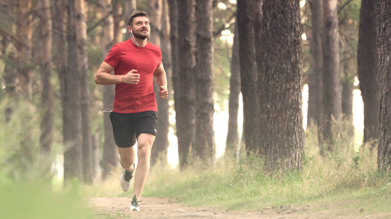 man happy to return to running after tendinitis