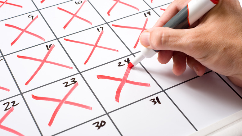 marking days of calendar