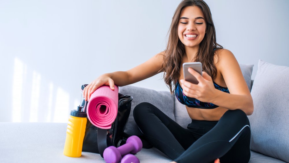 woman getting ready to go to gym