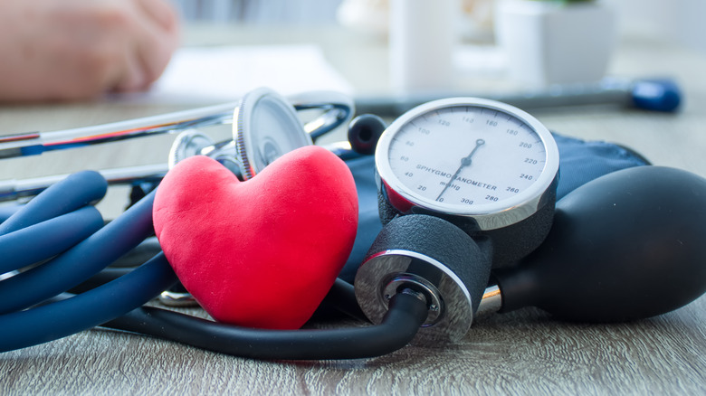 Heart model with stethoscope