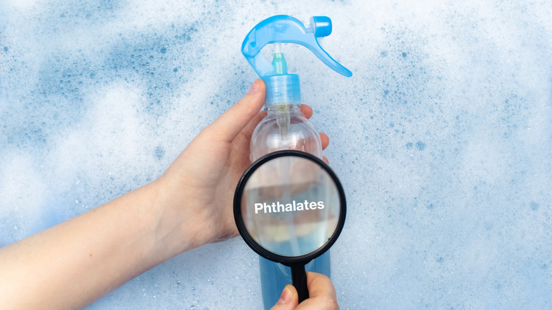 Magnify glass showing phthalates on label