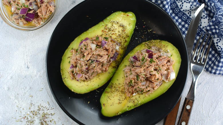 Avocados stuffed with tuna