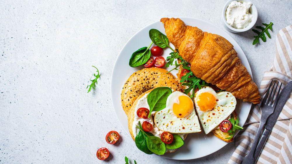 Heart-y breakfast with eggs and bread