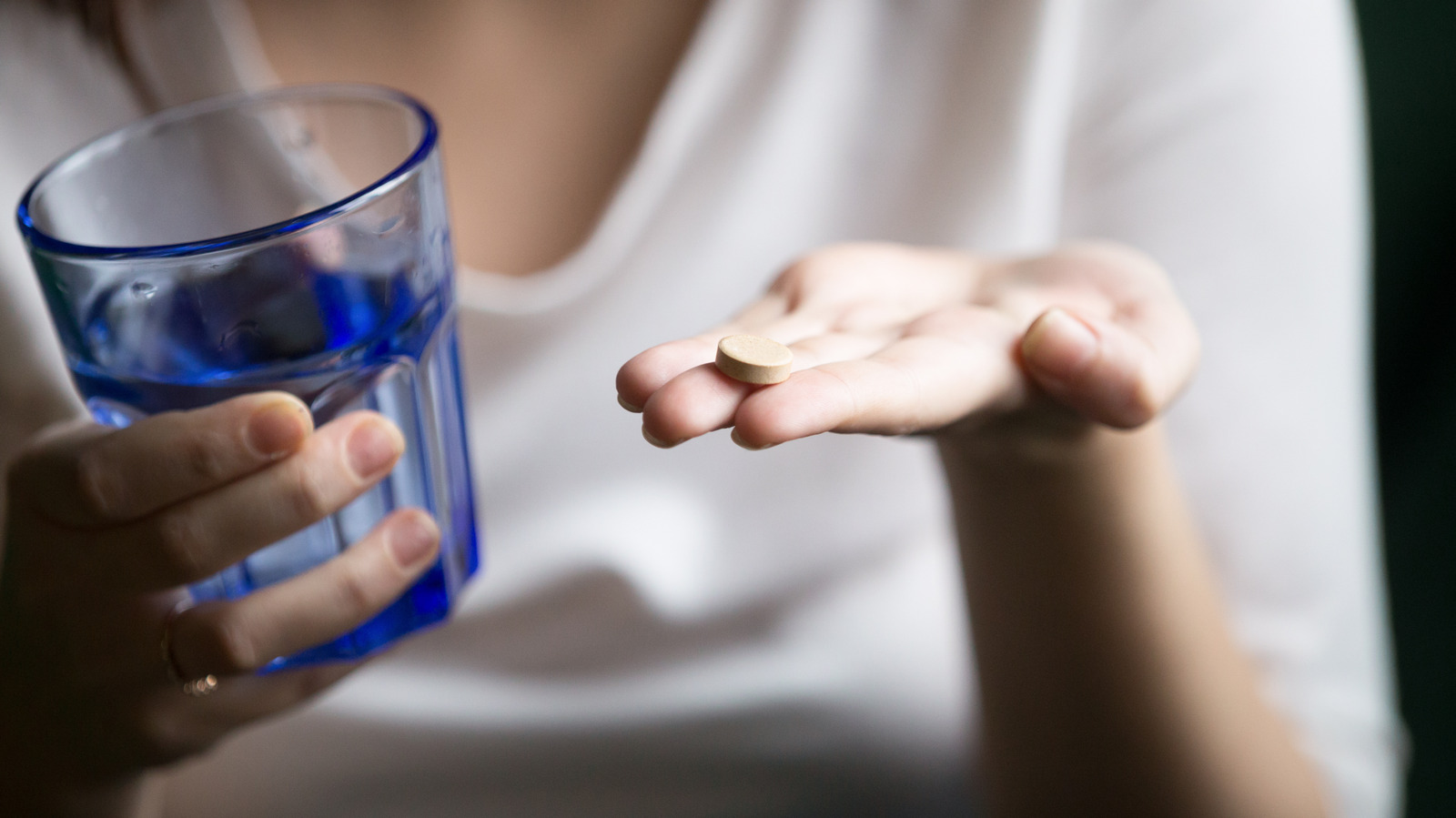 Is It Safe To Swallow Pills Without Drinking Water