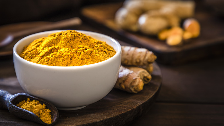 Turmeric root and powder