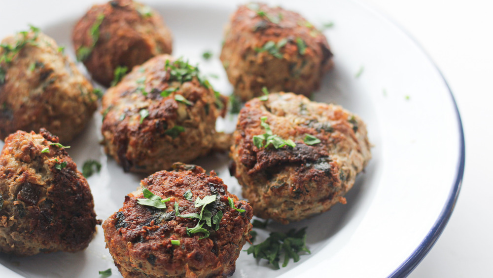 low-carb meatballs on plate