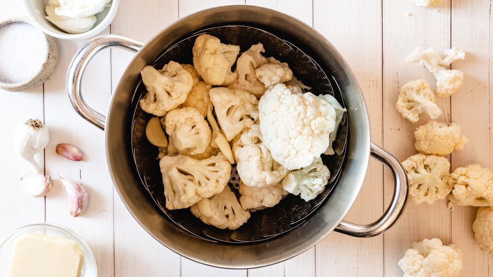 cauliflower in pot