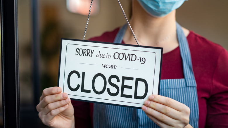 COVID-19 closure sign
