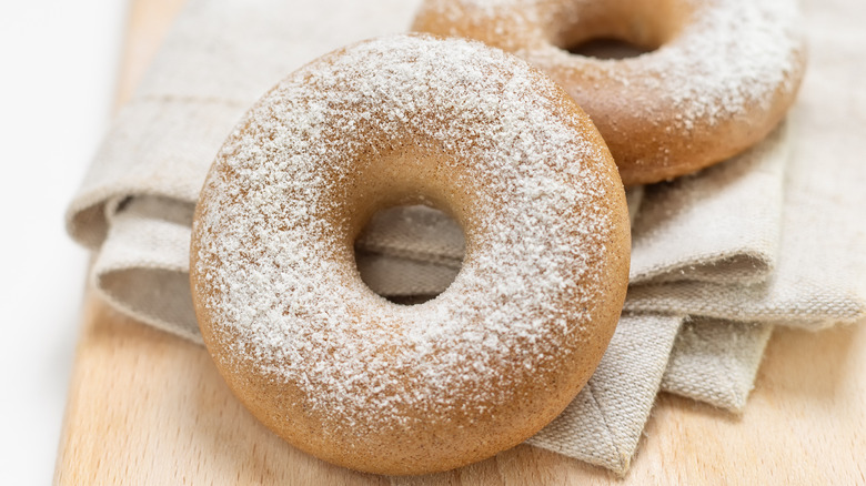 gluten free bagels with powdered sugar