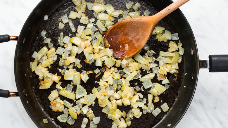 onions in pan 