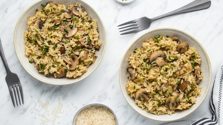 rice in bowls 