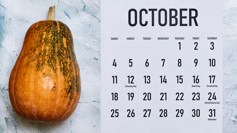 October calendar with gourd