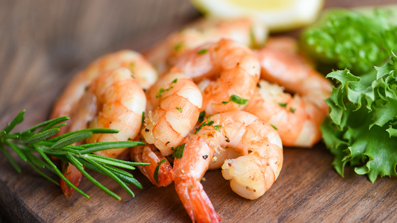 cooked and peeled shrimp 