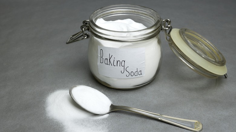 Jar of baking sida