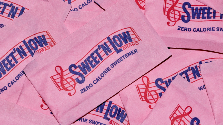 Several packets of artificial sweeteners