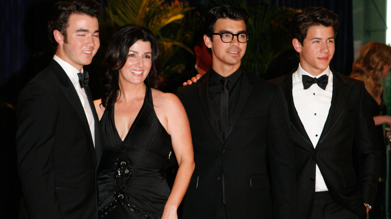 The Jonas Family