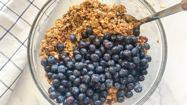 oat bar mixture in bowl