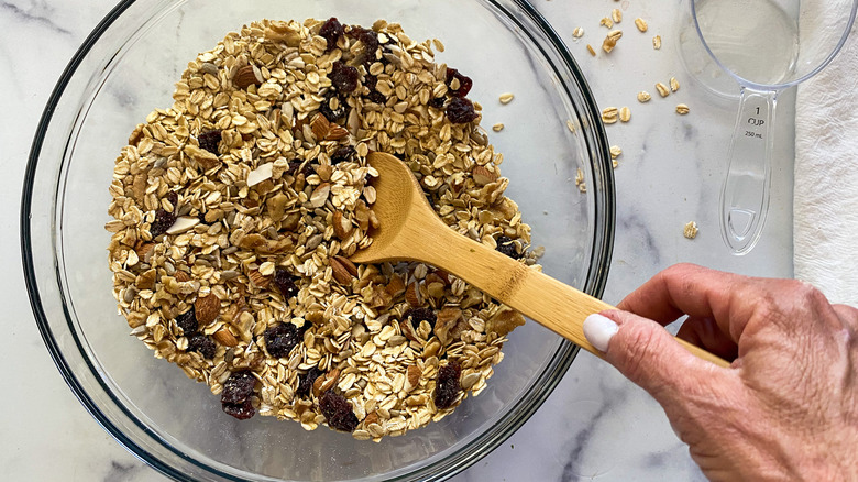 oats and dried fruit