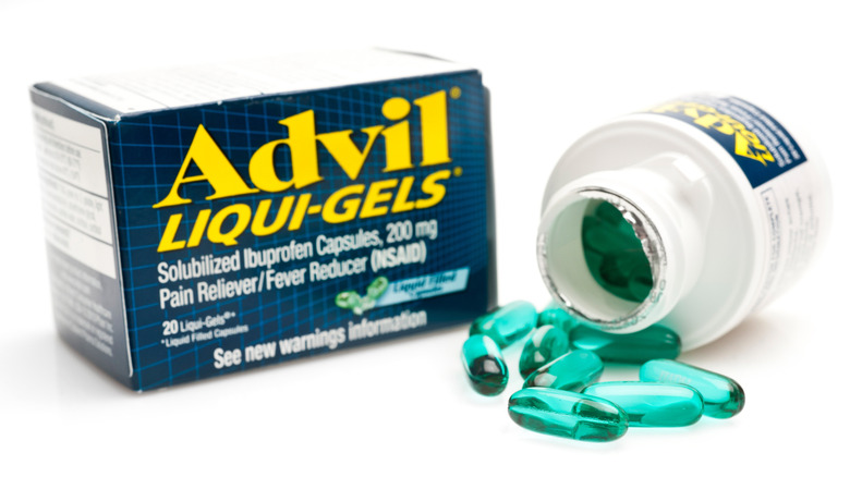 Advil box and jar with spilled liqui-gels