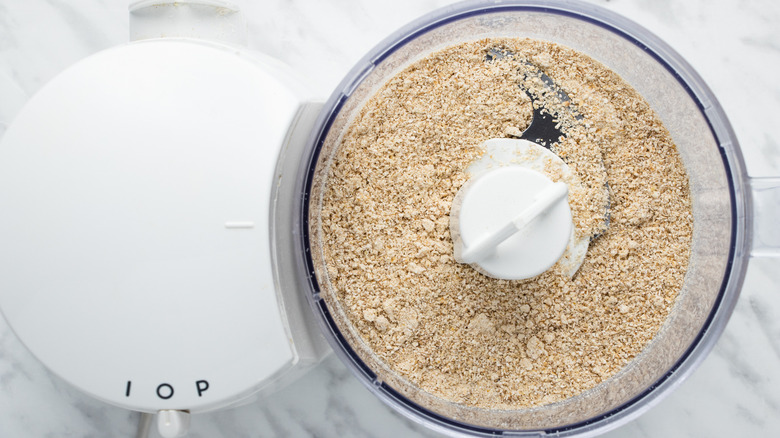 oats in food processor 