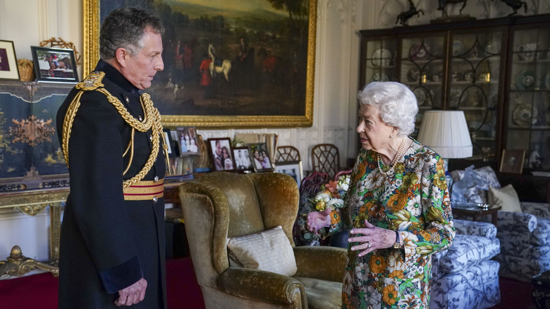 Queen Elizabeth with Chief of Defence staff