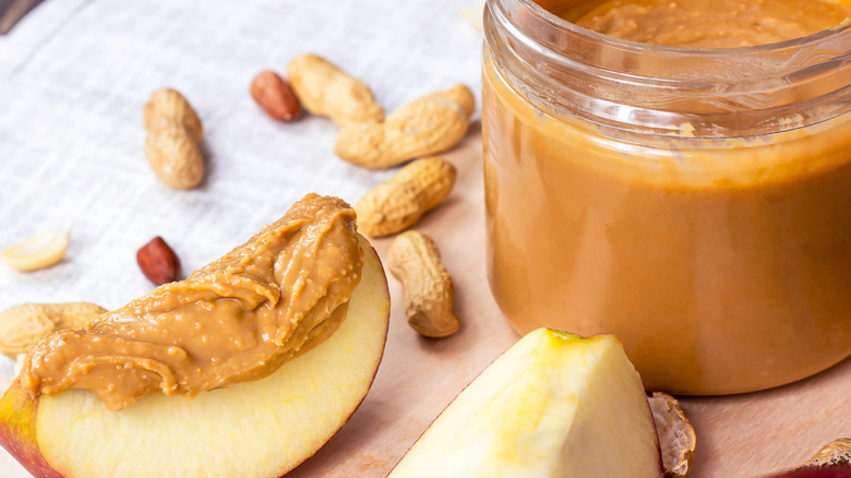 apples and peanut butter