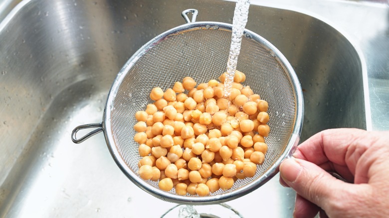 Rinsing canned beans