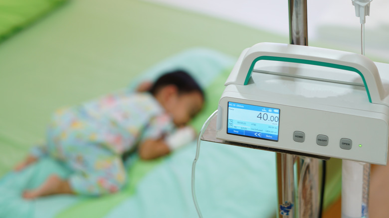 child in hospital suffering from RSV
