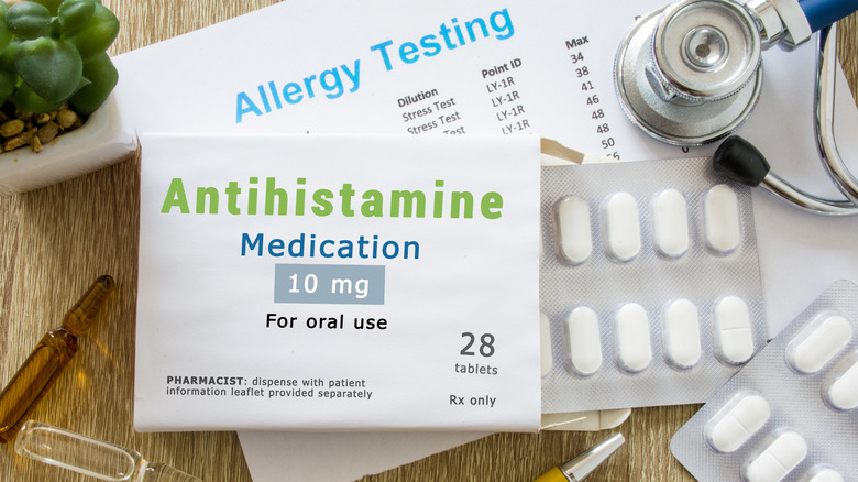 Antihistamine medication box