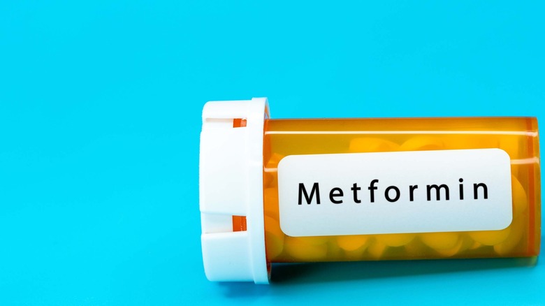 bottle of metformin pills