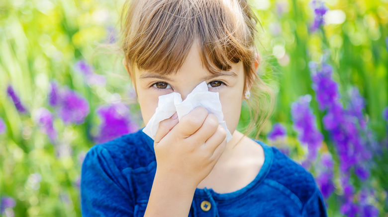 child allergies blowing nose