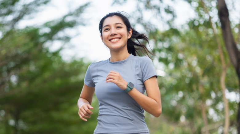 woman running 