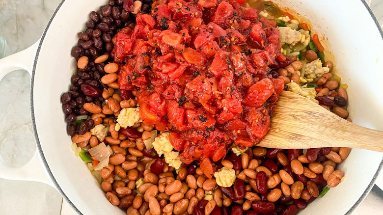 tempeh chili in pot