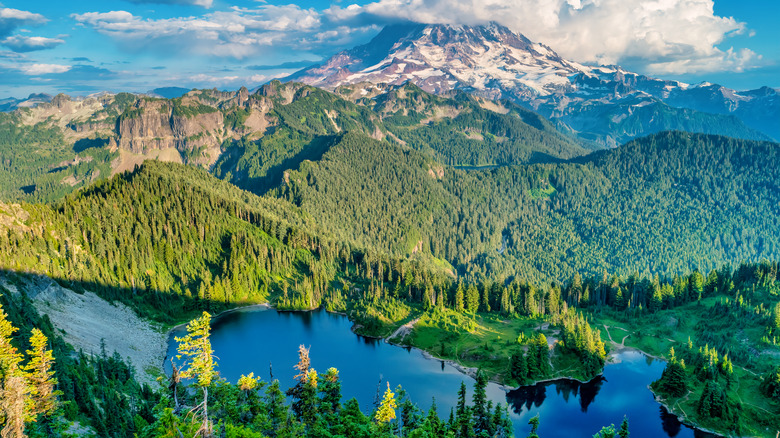 Mount Rainier and Eunice Lake as seen from Tolmie Peak in Washington state