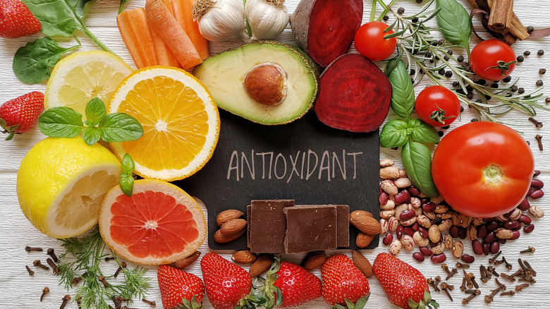 antioxidant foods on table