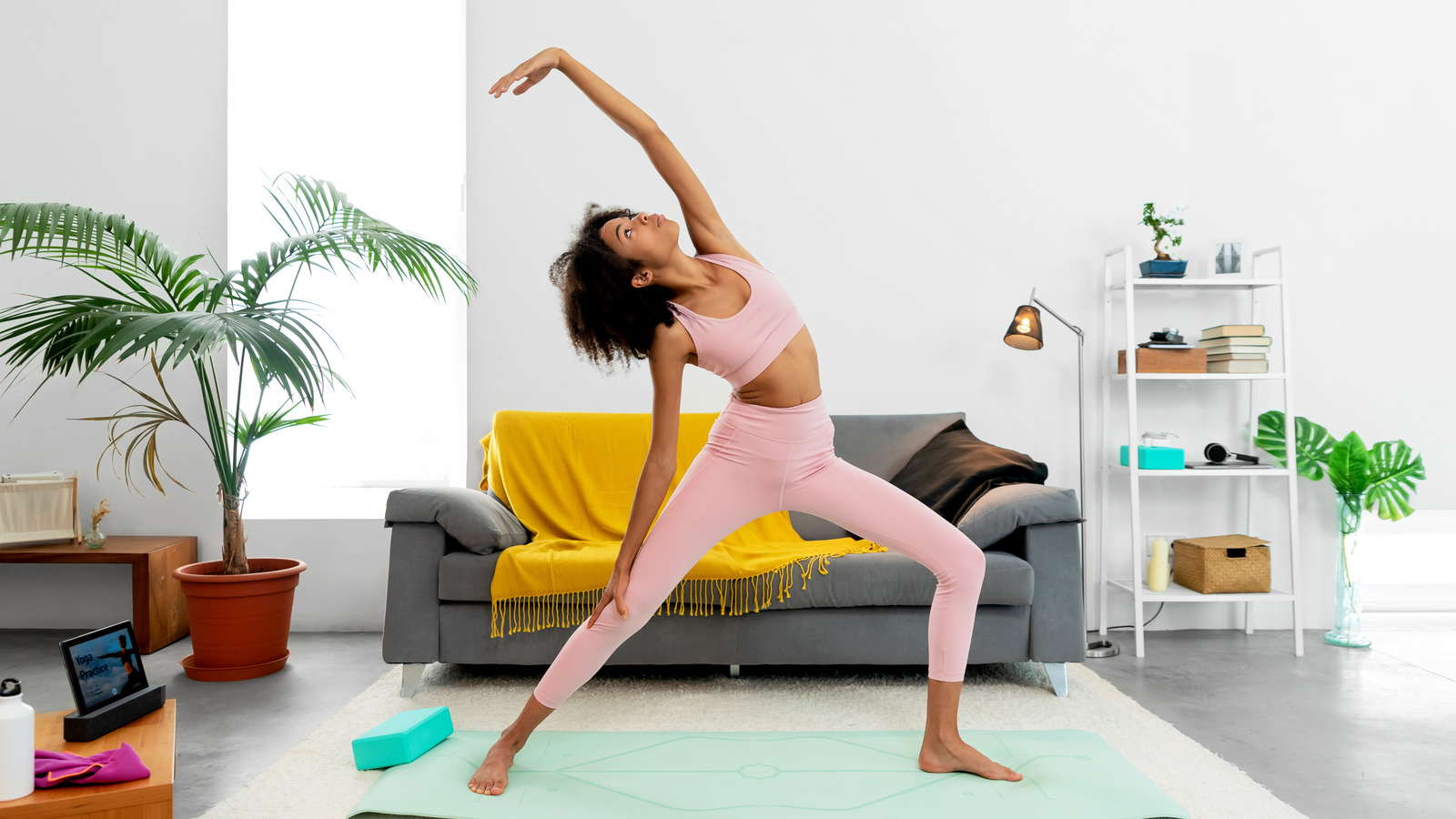 Opening the inner thighs - Ekhart Yoga