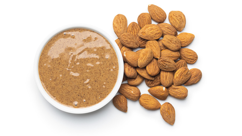 Almond butter with almonds