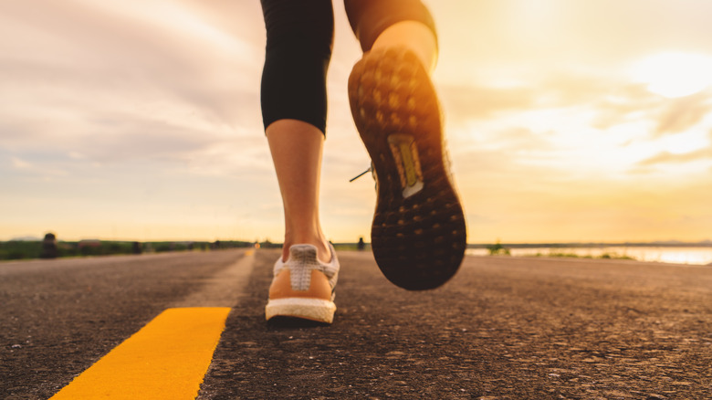 feet and road running