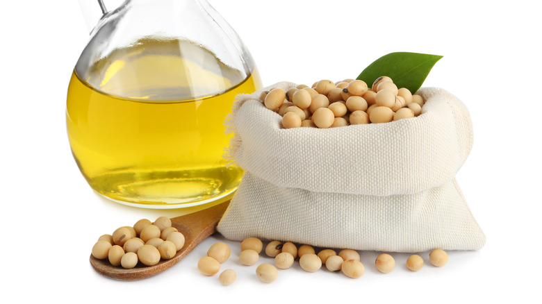 Soybean oil and soybeans