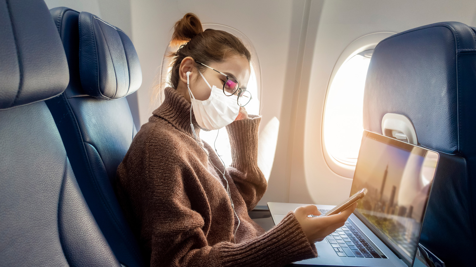 The Best Type Of Mask To Wear On A Plane