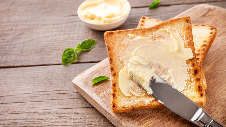 the-big-difference-between-artificial-butter-and-regular-butter