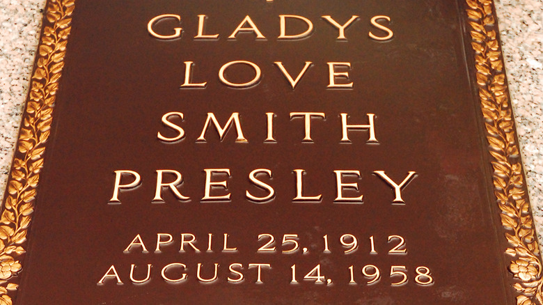 Gladys Love Smith Presley's grave 