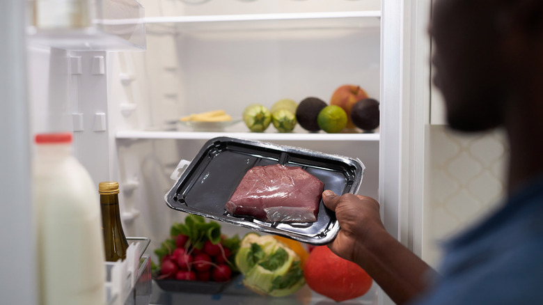 Storing grocery in fridge