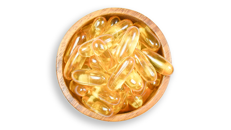 omega-3 supplements in bowl