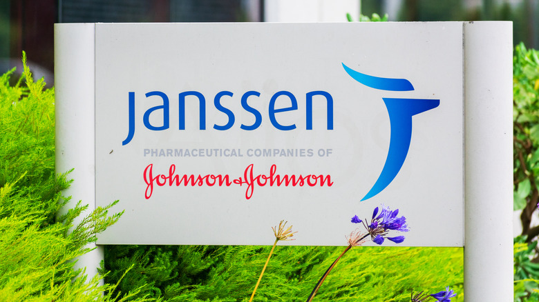 Janssen Johnson & Johnson sign